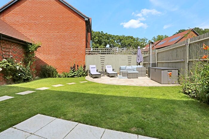 4 Bedroom Detached House For Sale In Waltham Road, Bishops Waltham, SO32