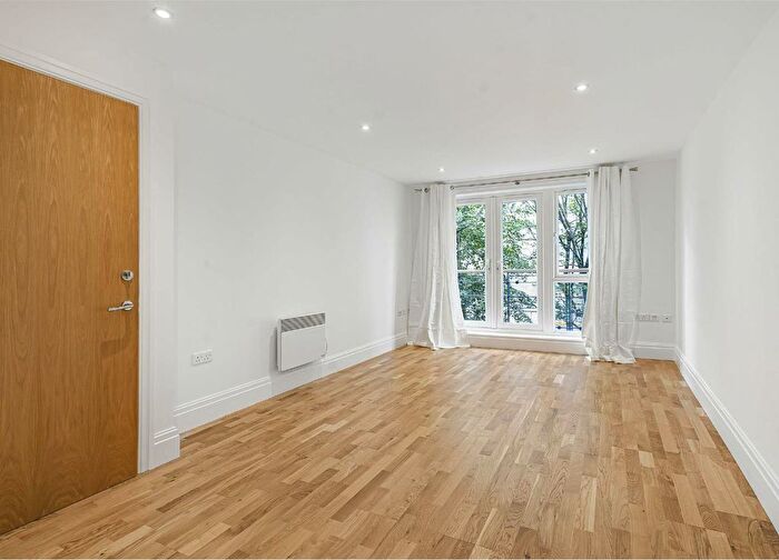 1 Bedroom Flat To Rent In Seven Kings Way, Kingston Upon Thames, KT2