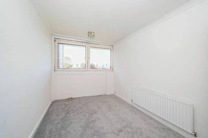 3 Bedroom Flat To Rent In Tottenham Road, Islington, London, N1