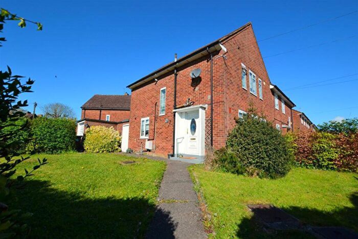 3 Bedroom End Of Terrace House For Sale In Hollybush Lane, Welwyn Garden City, AL7