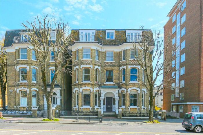 Apartment To Rent In The Drive, Hove, East Sussex, BN3