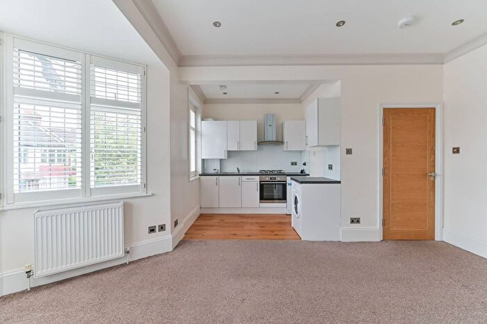 3 Bedroom End Of Terrace House To Rent In Dalmeny Avenue, Norbury, London, SW16