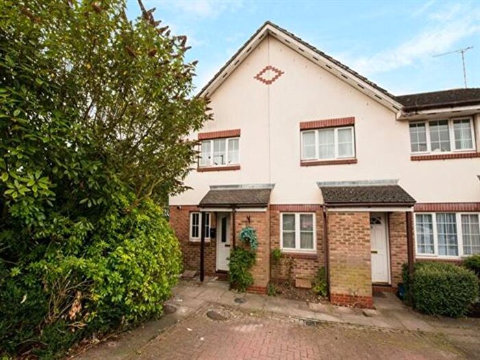 2 Bedroom End Of Terrace House To Rent In Robeson Way, Borehamwood, WD6