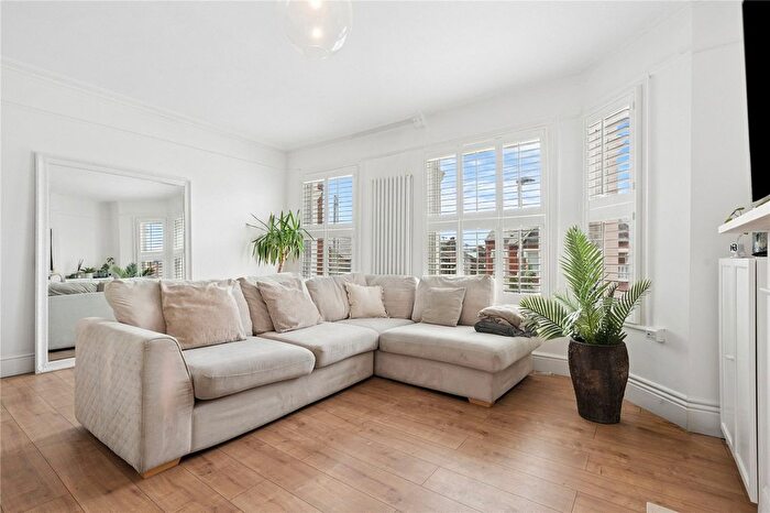 4 Bedroom Maisonette For Sale In Aslett Street, SW18