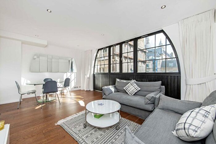2 Bedroom Flat To Rent In Ludgate Square, St Paul's, EC4M