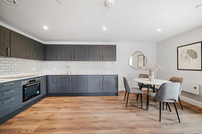 2 Bedroom Apartment To Rent In Lofting House, SL6