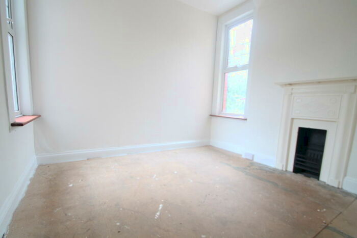 1 Bedroom Flat To Rent In Queen Anne Avenue, Bromley, BR2