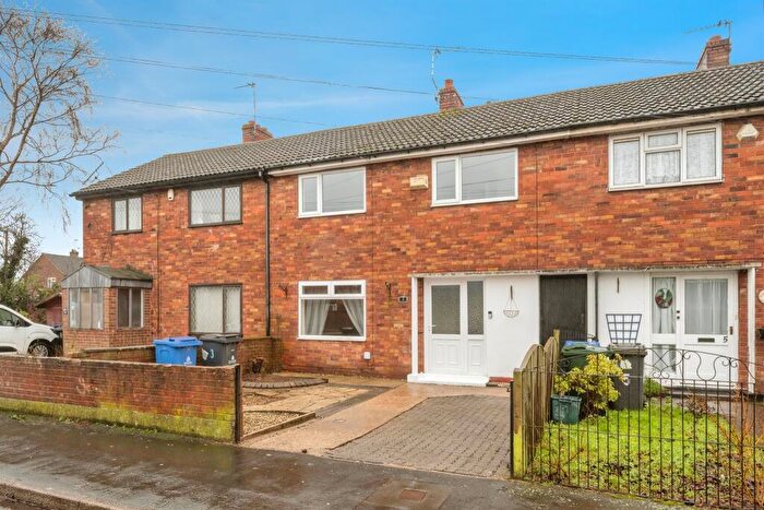 3 Bedroom Terraced House For Sale In Warrenne Road, Dunscroft, Doncaster, DN7