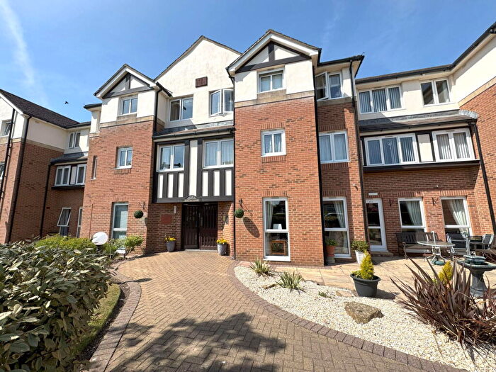 1 Bedroom Flat For Sale In Stirling Court St. Clair Drive Southport, PR9
