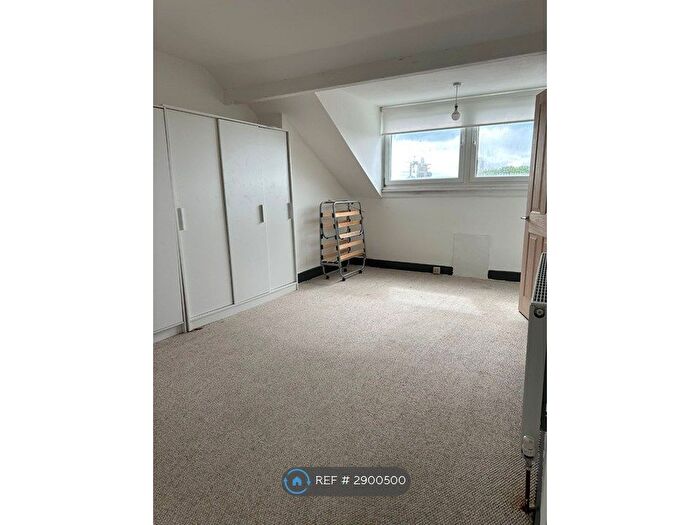 3 Bedroom Terraced House To Rent In Woodhall Terrace, Bradford, BD3