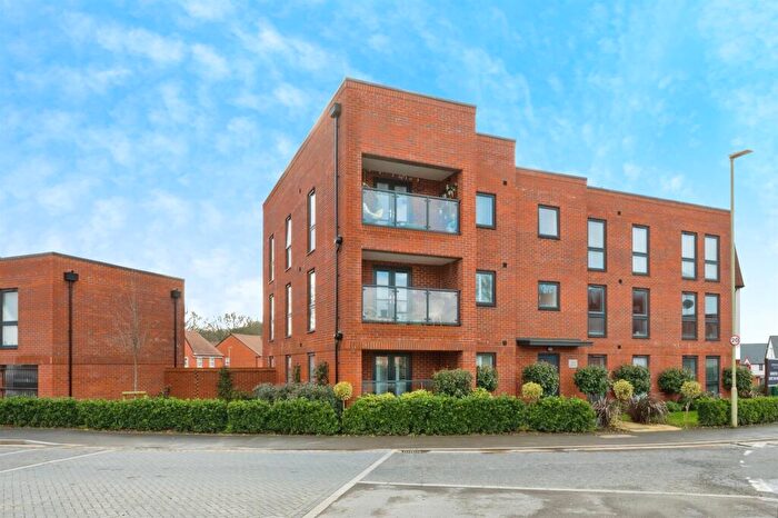 2 Bedroom Apartment For Sale In Oakhanger Close, Curbridge, Southampton, SO30