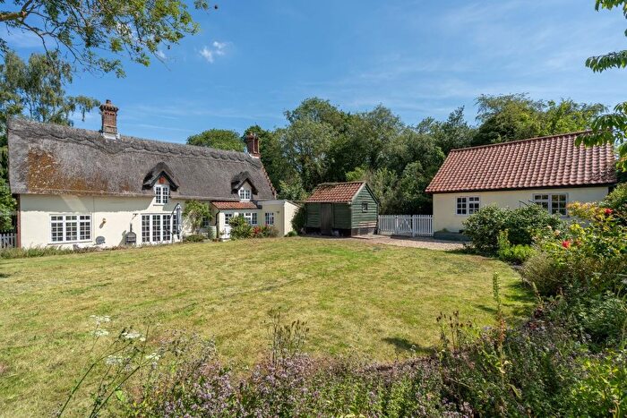 4 Bedroom Detached House For Sale In High Street, Ketteringham, Wymondham, NR18