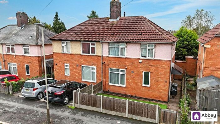 3 Bedroom Semi Detached House For Sale In Swannington Road, Leicester, LE3