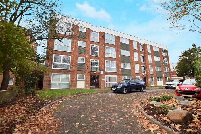 2 Bedroom Flat To Rent In Deborah Close, Osterley, Isleworth, TW7
