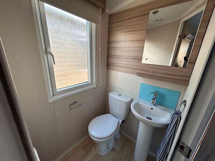 2 Bedroom Mobile/park Home For Sale In Hythe Road, Dymchurch, Romney Marsh, TN29
