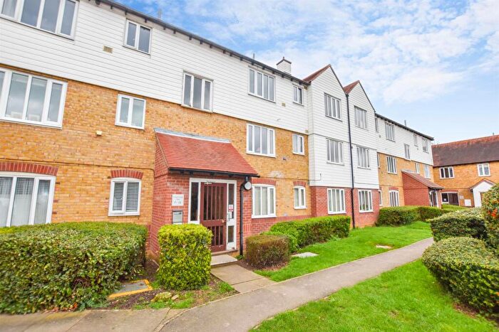 1 Bedroom Apartment For Sale In Benbow Drive, South Woodham Ferrers, Chelmsford, CM3