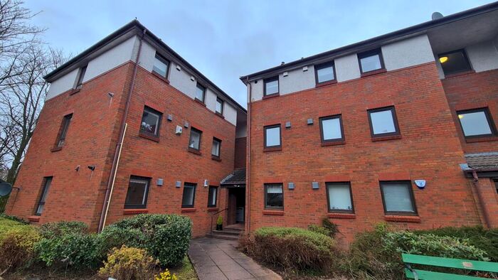 2 Bedroom Flat To Rent In Fairways View, Hardgate, G81