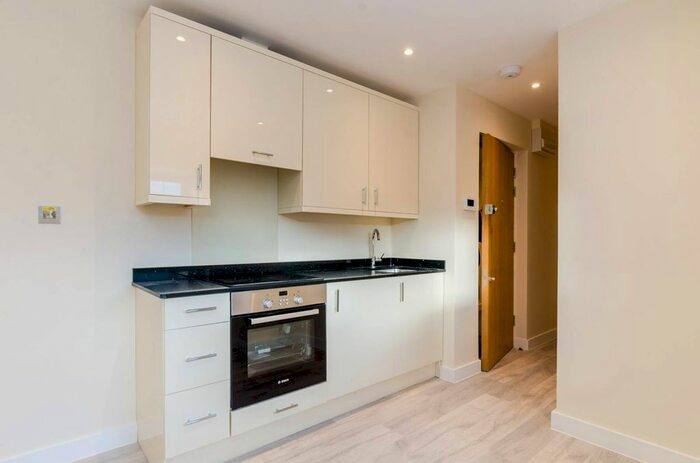 Studio To Rent In Brixton Road, Brixton, London, SW9