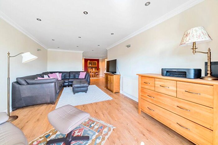 2 Bedroom Flat For Sale In Copers Cope Road, Beckenham, BR3
