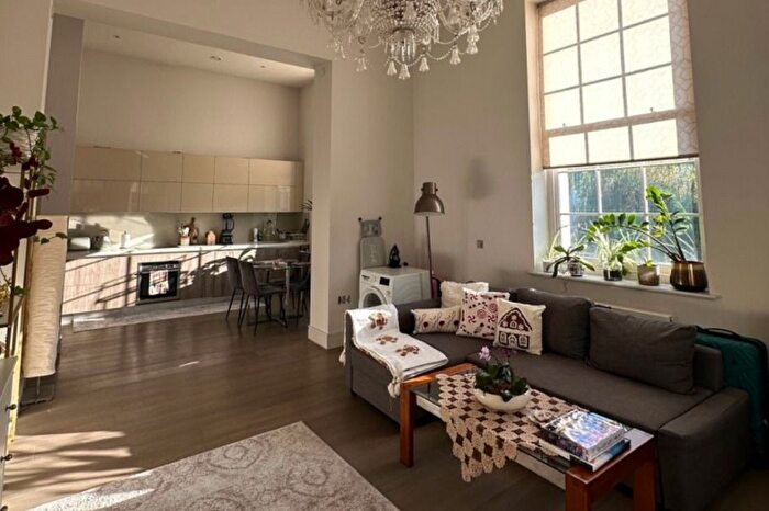 1 Bedroom Flat To Rent In Magistrates House, Market Place, Brentford, London, TW8