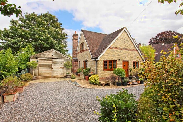 3 Bedroom Property For Sale In Rectory Place, Weyhill, Andover, SP11