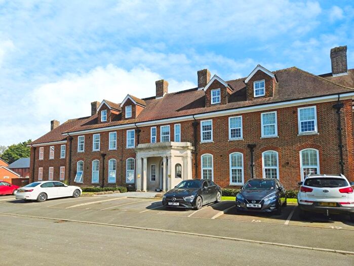 1 Bedroom Flat For Sale In Major Close, Folkestone, CT20