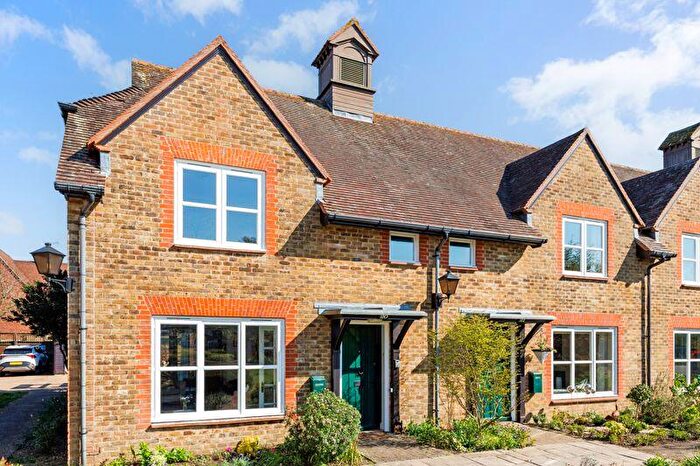 2 Bedroom Cottage For Sale In Bluecoat Pond, Horsham, RH13