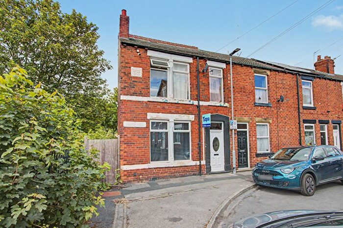 3 Bedroom End Of Terrace House For Sale In Newland Street, Wakefield, WF1