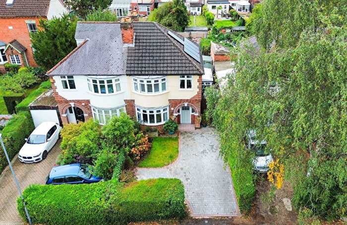 3 Bedroom Semi-Detached House For Sale In Granville Road, Wigston, LE18