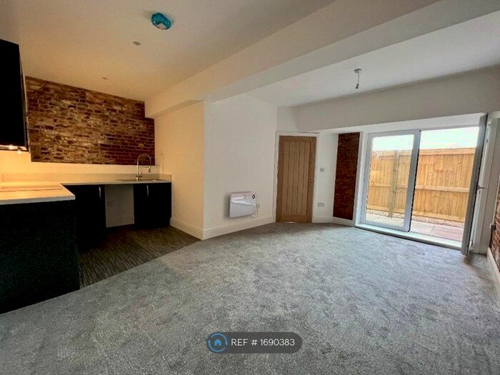 1 Bedroom Flat To Rent In The Old Embassy, Hull, HU1