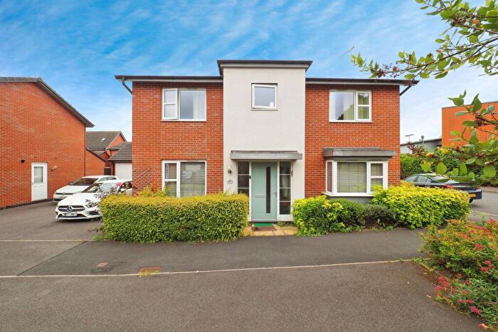 4 Bedroom Detached House For Sale In Summer Crescent, Beeston, Nottingham, Nottinghamshire, NG9