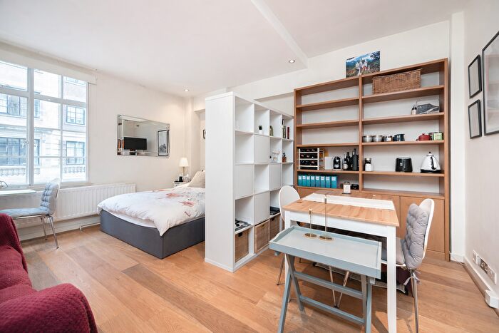 1 Bedroom Flat To Rent In Hallam Street, London, W1W