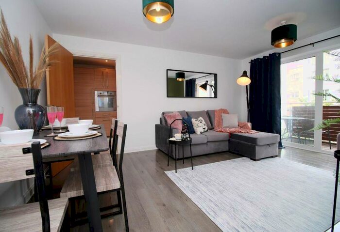 2 Bedroom Serviced Apartments To Rent In Ezel Ct, Century Wharf, Cardiff, CF10