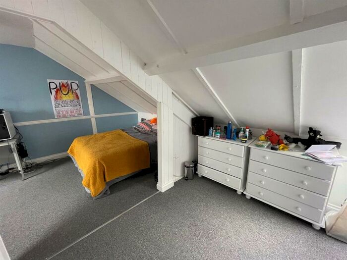 6 Bedroom House To Rent In Hillside Avenue, PL4