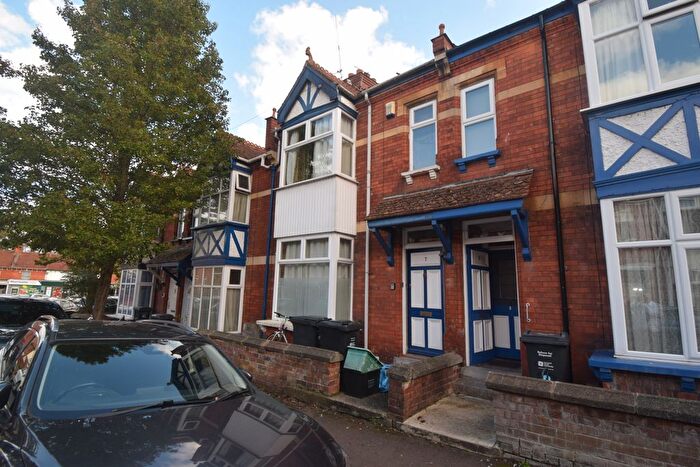 6 Bedroom Terraced House For Sale In Ashleigh Avenue, Bridgwater, TA6