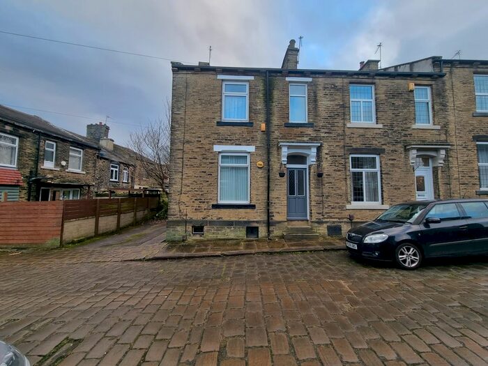 2 Bedroom Terraced House To Rent In Airedale Street, Bradford, BD2
