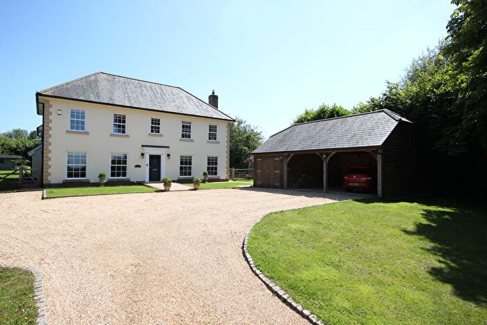 4 Bedroom Detached House For Sale In Hattingley Road, Medstead, GU34