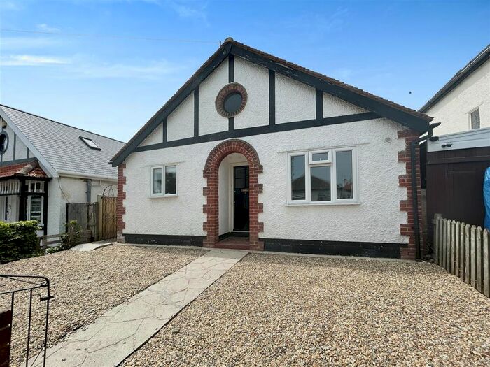 2 Bedroom Detached Bungalow To Rent In Central Avenue, Herne Bay, CT6