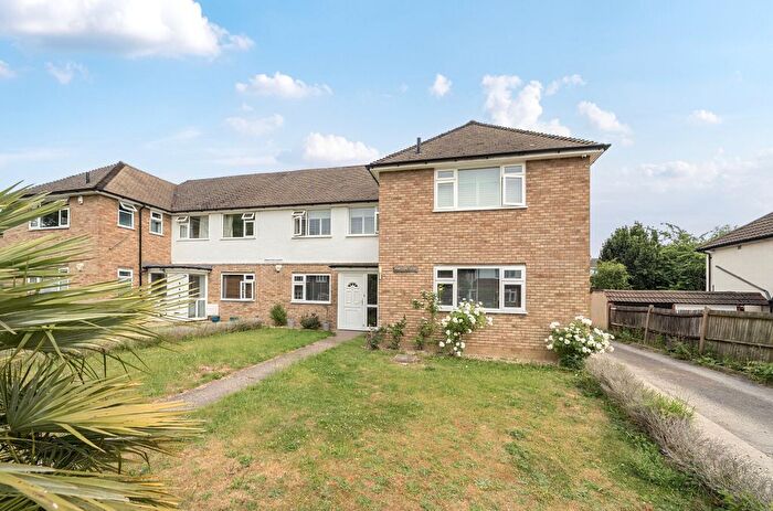 2 Bedroom Maisonette For Sale In Hamilton Court, Beckenham, BR3