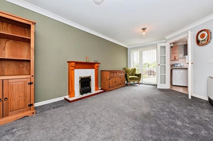 1 Bedroom Apartment For Sale In Collier Court, Grays, RM16