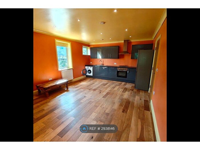 1 Bedroom Flat To Rent In Parkview Apartments, Morden, SM4