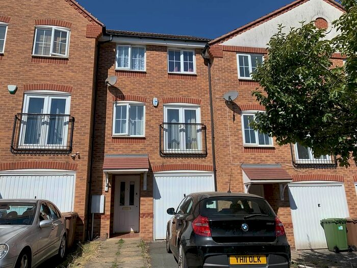 3 Bedroom Town House To Rent In Newhome Way, Walsall, WS3