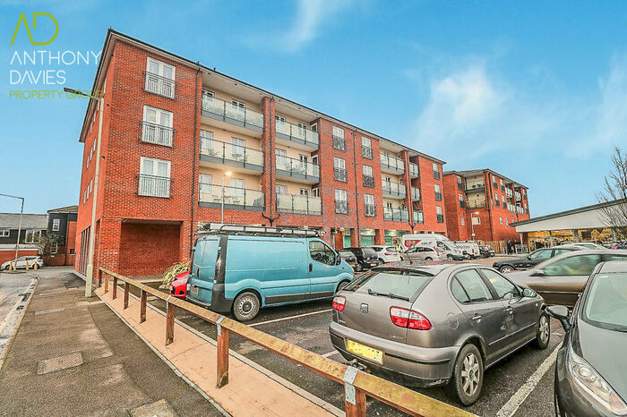 1 Bedroom Apartment To Rent In Chamberlayne Court, Hoddesdon, EN11