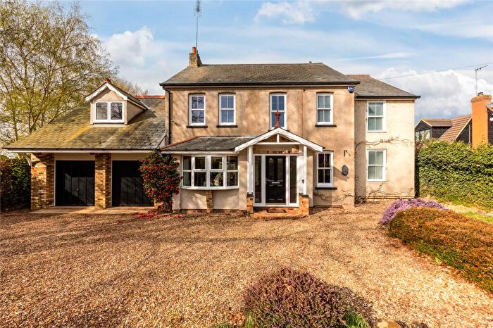 4 Bedroom Detached House For Sale In Silsoe Road, Maulden, Bedfordshire, MK45