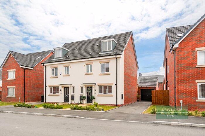 4 Bedroom Semi-Detached House For Sale In Magenta Way, Stoke Bardolph, Nottingham, NG14