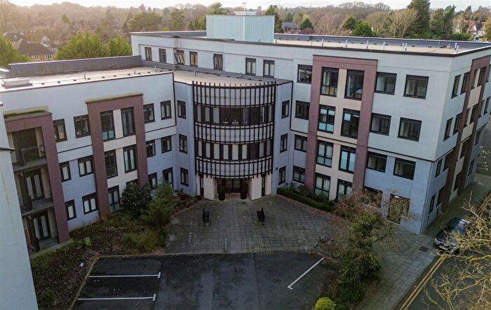 2 Bedroom Apartment For Sale In Broadoaks, Streetsbrook Road, Solihull, B91
