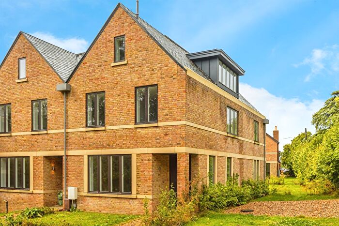 4 Bedroom End Of Terrace House For Sale In Ardingly Road, Lindfield, Haywards Heath, RH16