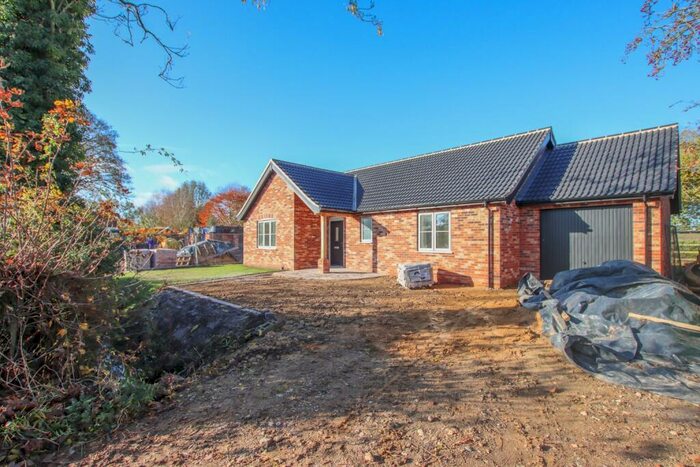 2 Bedroom Detached Bungalow For Sale In Rockland Road, Lower Stow Bedon, NR17