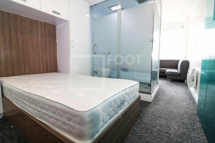 Flat To Rent In Sunbridge Halls, Sunbridge Road, BD1