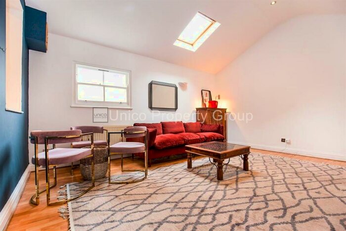 3 Bedroom Maisonette To Rent In Flat, Usher Road, London, E3